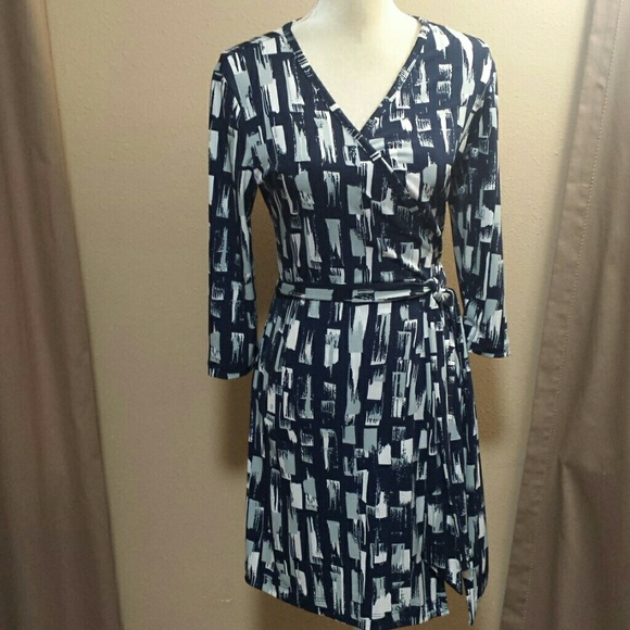 Banana Republic Dresses & Skirts - Banana Republic wrap dress size Medium